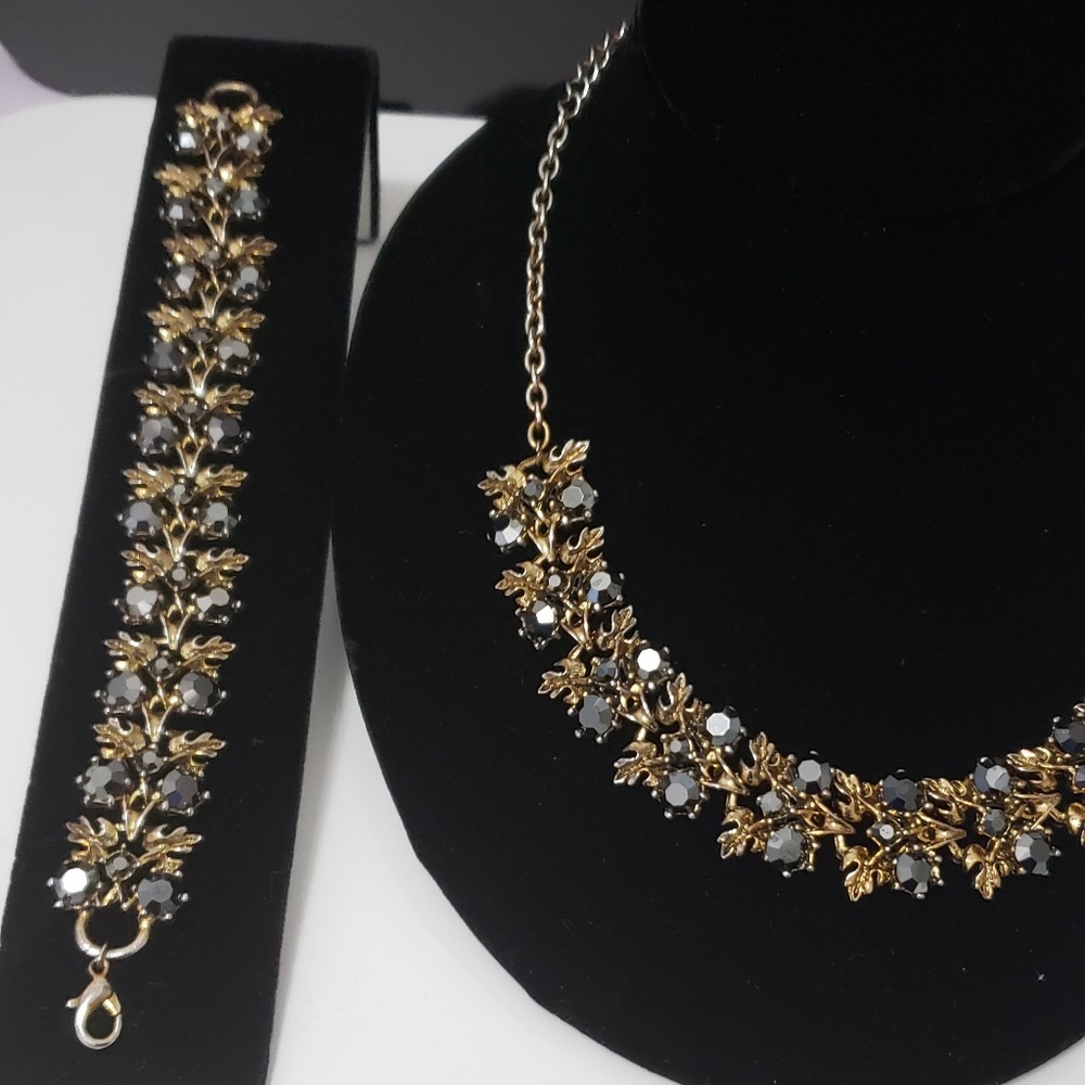 Necklace/Bracelet Set - Picture 2 of 7